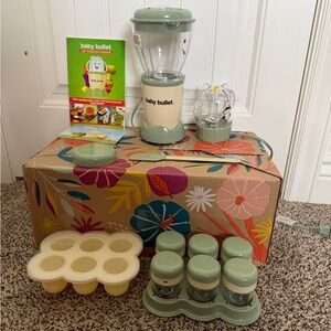 Baby Bullet Blender Set in Green and Cream NWOT